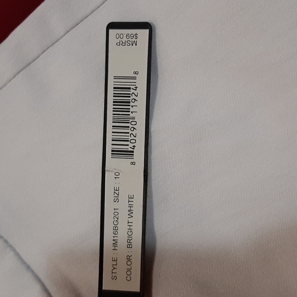 Harve Benard size 10 bright white capri pants. - Picture 2 of 4